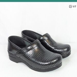 Dansko Grey Black Patent Tooled Geometric Mosaic Leather Professional Clogs